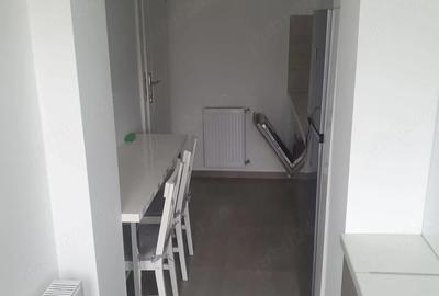 Garsonieră decomandată în Central - 7