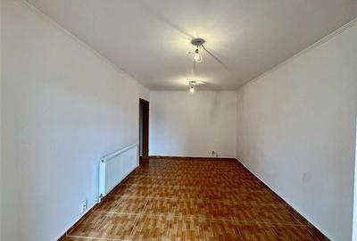 Spatiu comercial de inchiriat cu vitrina si - 3