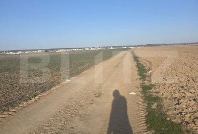 Teren de 5000 mp, în Central - 2