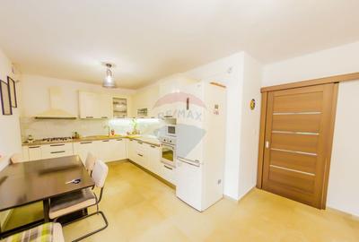 CASA = ACASA in Tautii Magheraus - 7