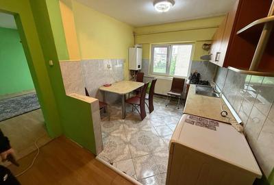 Apartament cu 3 camere semidecomandat în Micro 16 - 8