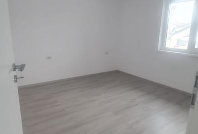 Casă cu 4 camere cu Teren 440 Mp în Berceni - 8