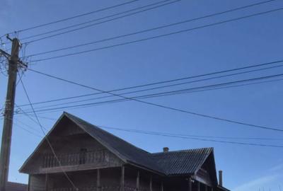 Casă cu 4 camere cu Teren 1933 Mp în Central - 1