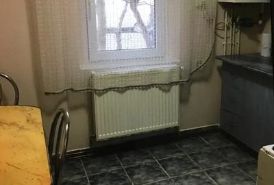 Inchiriez Apt 3 camere Inchiriez Apt 3 camere - 2