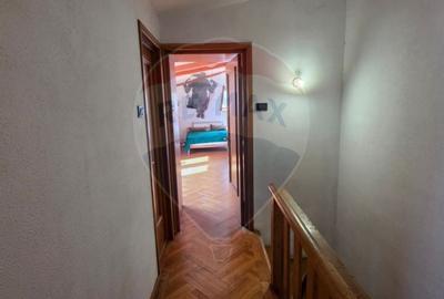 Casă cu 5 camere cu Teren 200 Mp în Grivița - 16