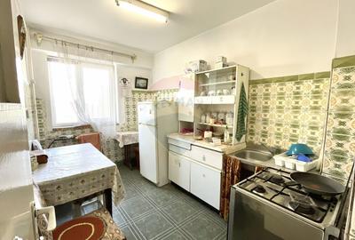 Apartament cu 3 camere decomandat, mobilat în Tomis I - 8
