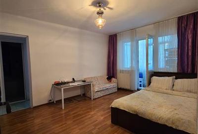 Apartament cu 3 camere semidecomandat în Dacia - 2