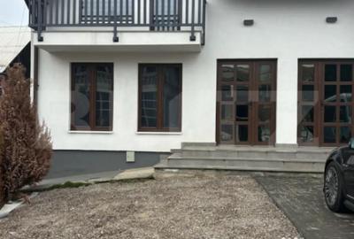 Casă cu 4 camere cu Teren 350 Mp în Central - 1