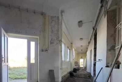 Casă cu 2 camere cu Teren 2300 Mp în Central - 3