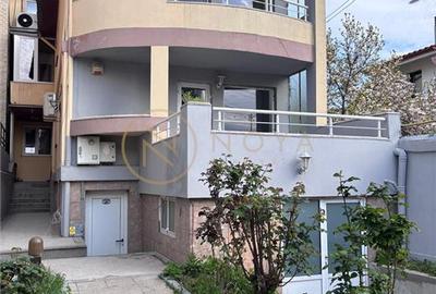 Apartament cu 7 camere decomandat în Banu Manta - 1