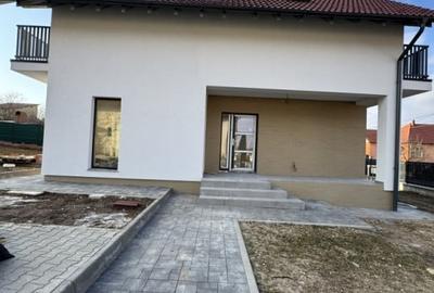 Casa Individuala, 5 camere, 120 mp, teren liber 590 mp, Chinteni - 1