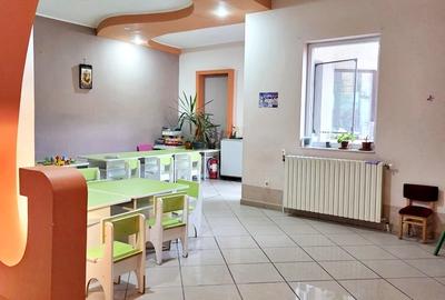 Casă cu 11 camere cu Canalizare în Central - 9