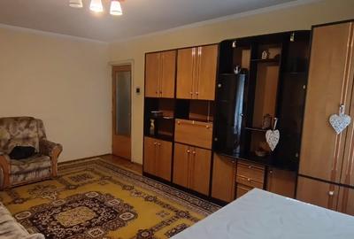 Închiriez apartament 3 camere, zona Popa Șapcă, Pitești