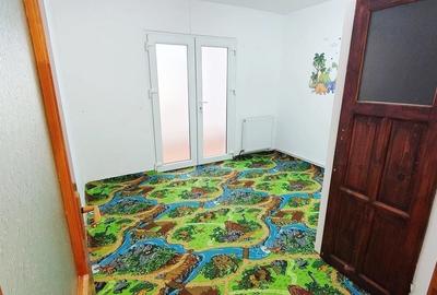 Apartament cu 3 camere decomandat în Zorilor