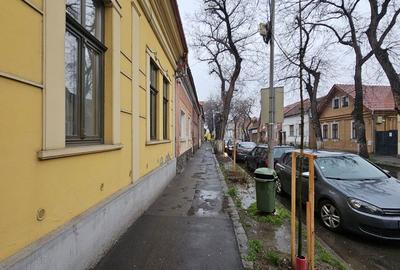 Casă cu 3 camere cu Teren 190 Mp în Central - 20