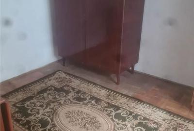 Apartament cu 2 camere nedecomandat în Republicii