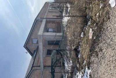 Vind duplex la rosu la iesirea din Sanpetru spre Bod,dupa Centrul medical Maria - 7