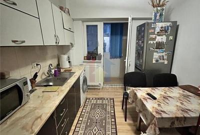Apartament cu 3 camere decomandat în Radu Negru - 4