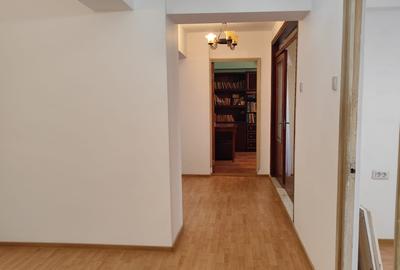 Vanzare  apartament  3 camere  Mazepa I - 2