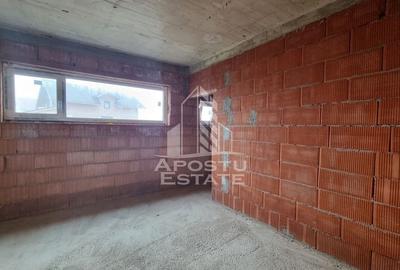 Casa la Rosu P+M, 2 fronturi stradale, teren generos, Giarmata - 3