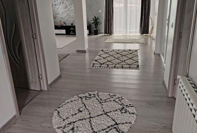 Casă cu 4 camere în Central - 3