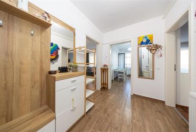 Apartament cu 2 camere decomandat în Tractorul - 7