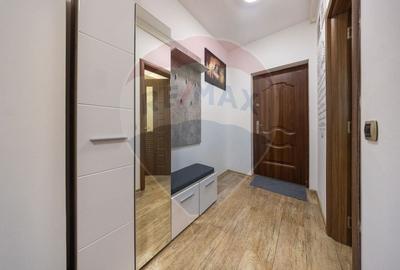 Apartament cu 2 camere decomandat, mobilat în Tractorul - 12