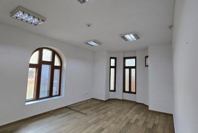 Casă cu 11 camere cu Canalizare în Ultracentral - 4