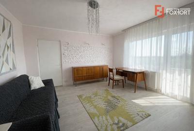 Apartament cu 3 camere semidecomandat, mobilat în Micălaca - 1
