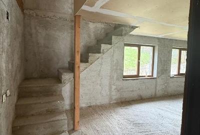 Casă individuală cu 5 camere cu Teren 2500 Mp în Pângărați - 6