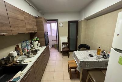 Apartament cu 3 camere decomandat în Ultracentral