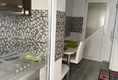 Apartament 3 Camere de Vanzare - 2