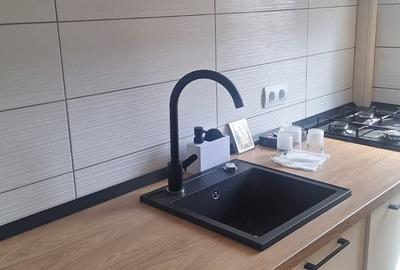 Apartament cu 2 camere semidecomandat, mobilat în Tractorul - 10