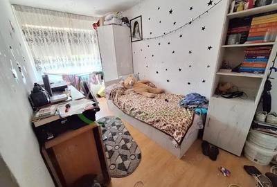 Apartament 3 camere, etaj 3 4, zona Bazinul de Inot Bacau - 4