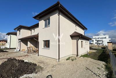 Duplex cu 5 camere cu Canalizare în Șura Mică