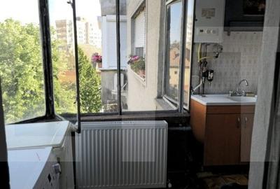 Apartament de vanzare, cu o camera, 40 mp, zona Take Ionescu - 9