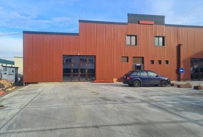 Spațiu comercial, de 565 mp, în Central - 3