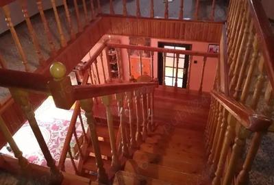 Casă cu 4 camere în Central - 3