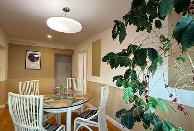Apartament cu 4 camere în Central - 1