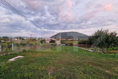 Casa de vanzare + teren 1000mp la doar 9 km de Bistrita. zon - 6