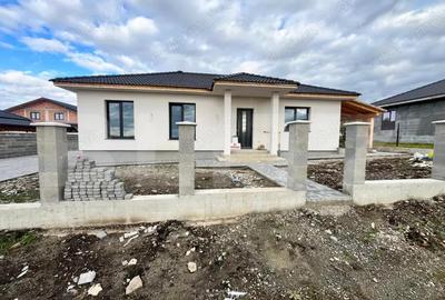 Casă cu 4 camere cu Teren 500 Mp în Unirea - 6