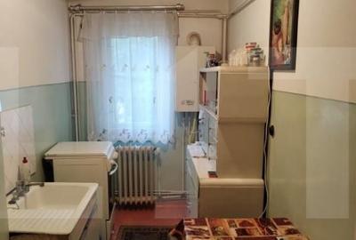 Apartament cu 4 camere semidecomandat în Central