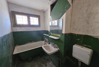 Apartament cu 2 camere semidecomandat în Micro I - 18