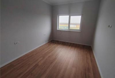 Duplex finalizat - 5 camere - zid dublu - dormitor la parter - 10