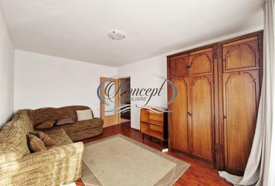 Casa moderna cu mansarda si curte comuna in zona Campului - 5