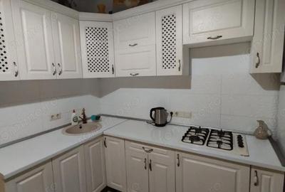 Apartament cu 2 camere decomandat în Medicină