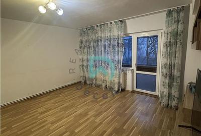 Apartament cu 2 camere decomandat în Florilor - 13