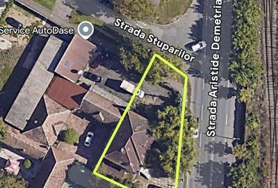 Casă cu 4 camere cu Teren 660 Mp în Central - 2