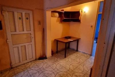 Apartament cu 3 camere decomandat în Micro 17
