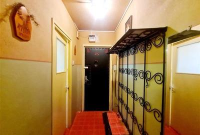 3D! In proximitatea Pietei Tractorul, 2 camere, etaj intermediar, infrastructura - 4